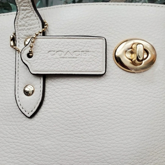 Coach - Picture 3 of 6